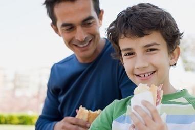 Lựa chọn thức ăn nhanh đảm bảo sức khỏe cho trẻ