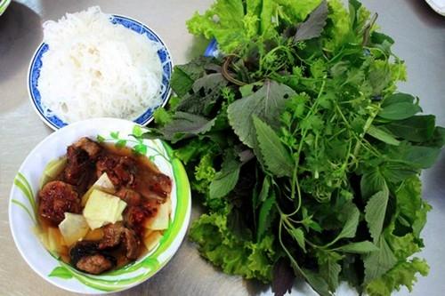 Quán ăn thực đơn theo ngày trong hẻm nhỏ Sài Gòn